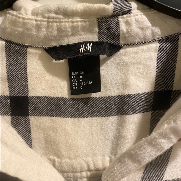 H&M button down top - Picture 2 of 5